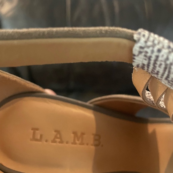 L.A.M.B Heeled Sandals With Back Zipper Size 8 - Picture 6 of 9